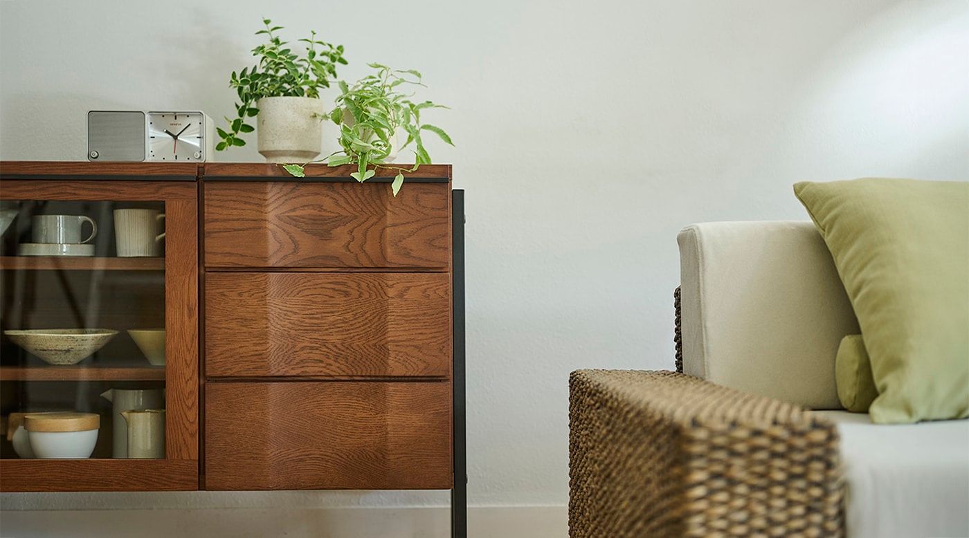 ハーモシリーズ収納家具　- 自然の生命力を纏った無垢材とアイアンの調和 -