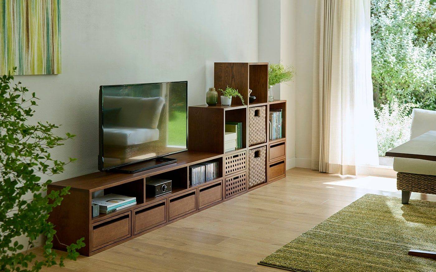 【実例付き】テレビ台をインテリアでおしゃれに見せる ～テレビボードの横・上に置くインテリア紹介～