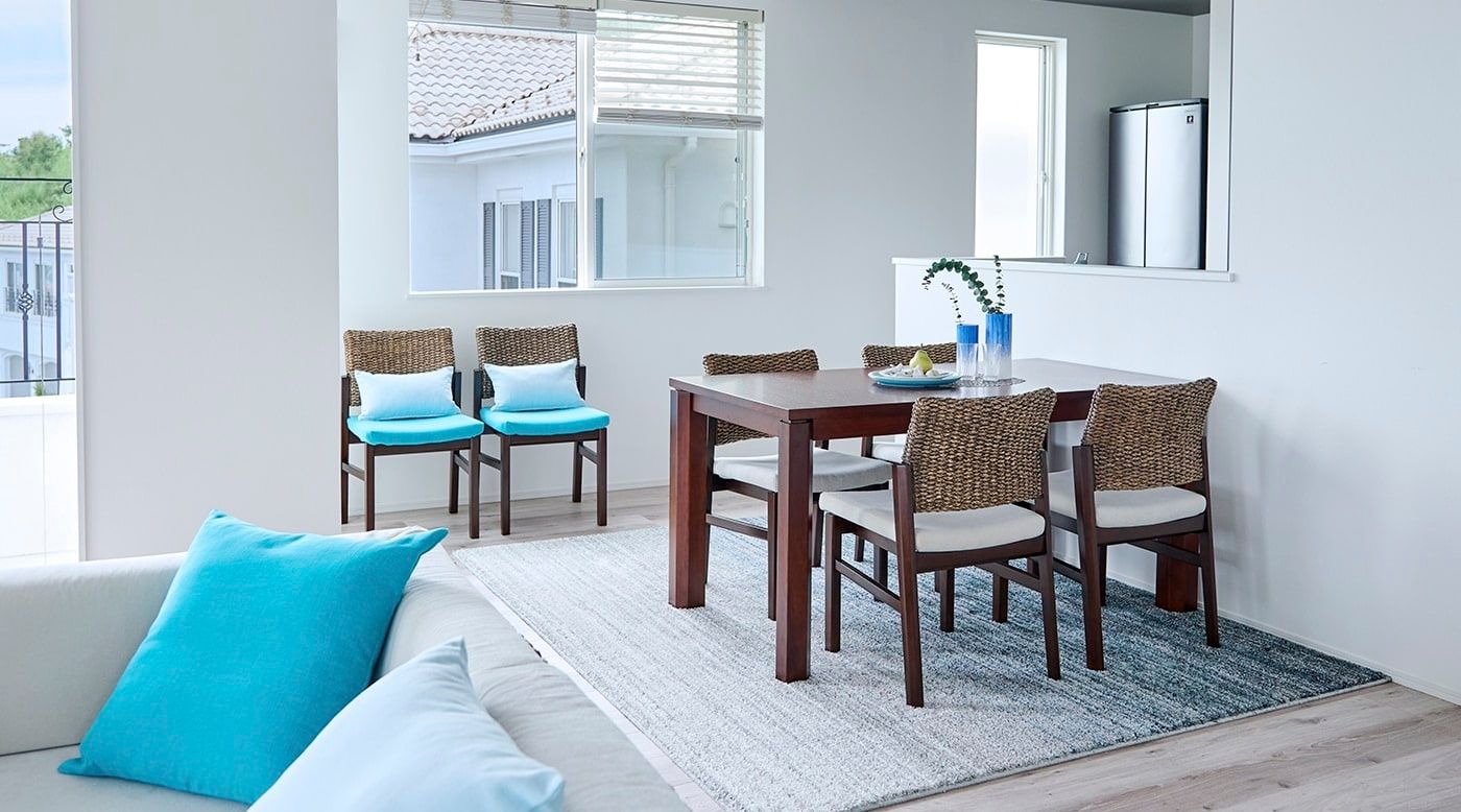 食卓に彩りを演出するインテリアコーディネート