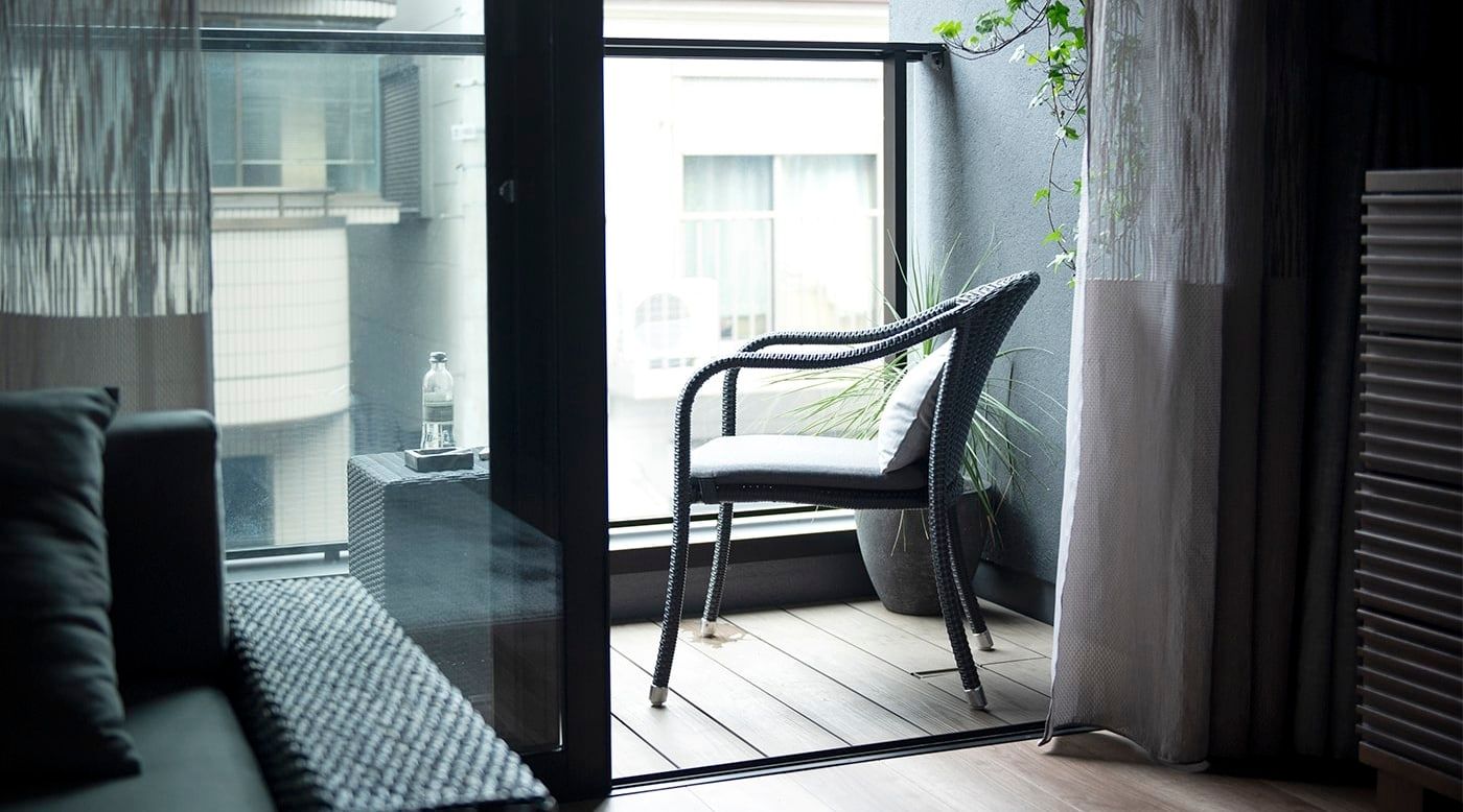 【雨ざらしに強いガーデンチェア】出しっぱなしにできる素材＆選び方を徹底解説！