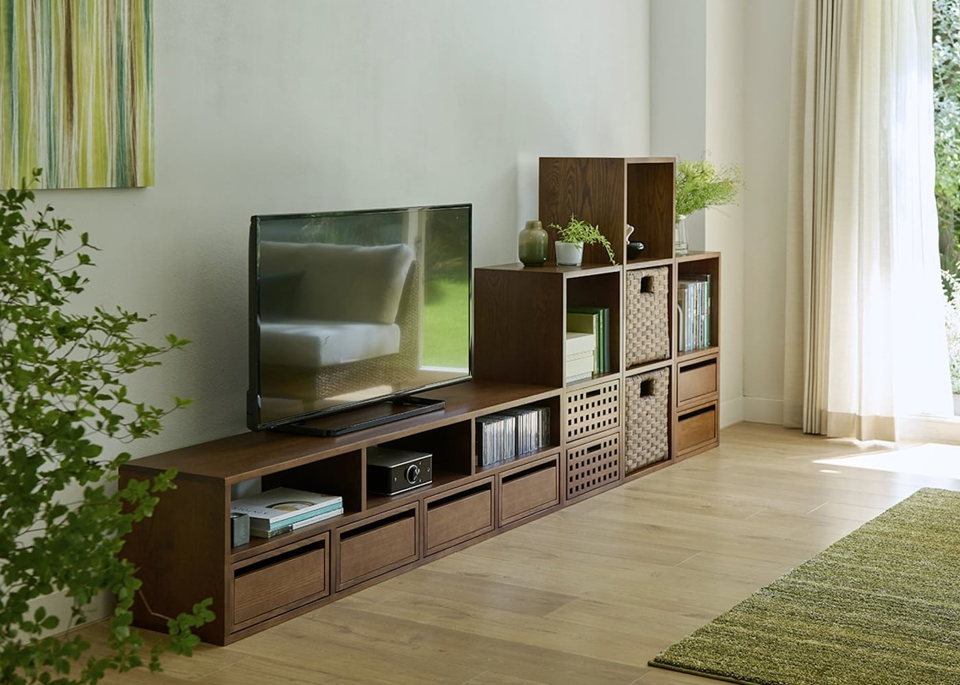 テレビ周りの収納とおしゃれなインテリア ～理想的なテレビボード周りの作り方～