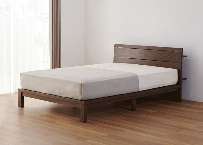 無垢材ベッドを軽やかに見せるデザイン