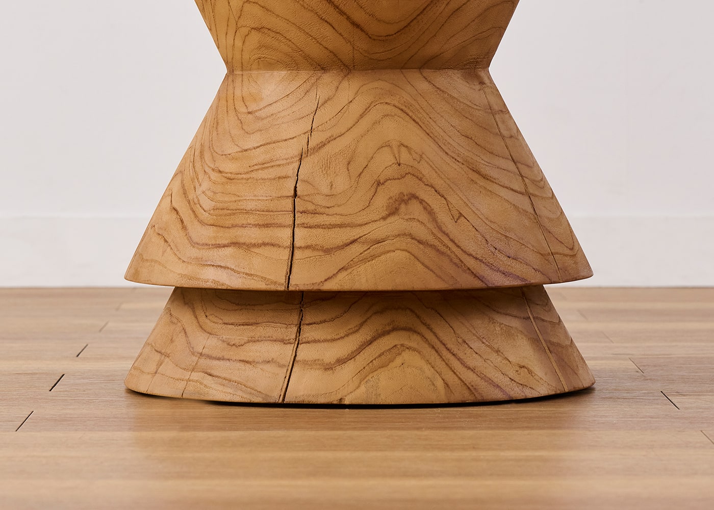 DIAVOLO STOOL (NATURAL)～オブジェのようなユニークなフォルム～ | a.flat 風が運ぶ、自然の贈りもの -  目黒通り・新宿・大阪梅田(グランフロント北館) -