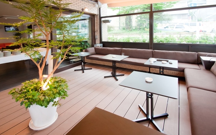 リゾート風のダイニングカフェを実現した家具・インテリアコーディネート実例：画像1