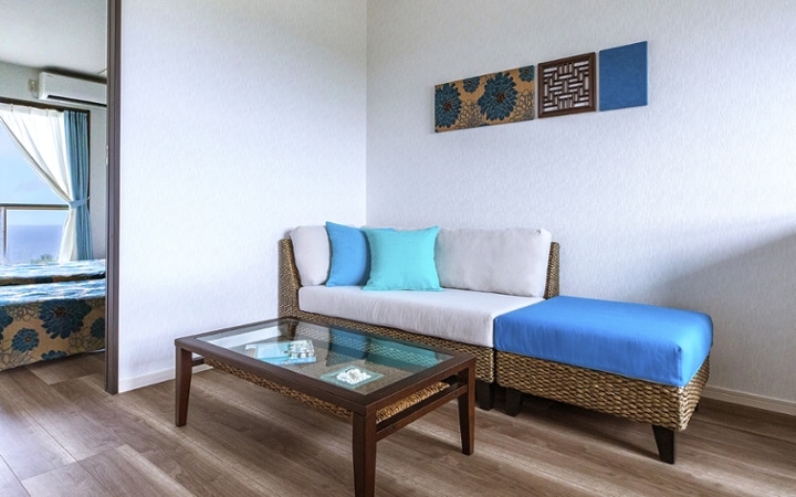沖縄の海や空を彩るリゾートホテルの家具・インテリアコーディネート実例：画像17