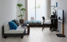 No.305：ブルー×ホワイトの清涼感。8畳で叶える爽やかなくつろぎ：画像1