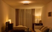 No.314：ローソファと床座。視線を低くして広がる、ゆとりの空間：画像15