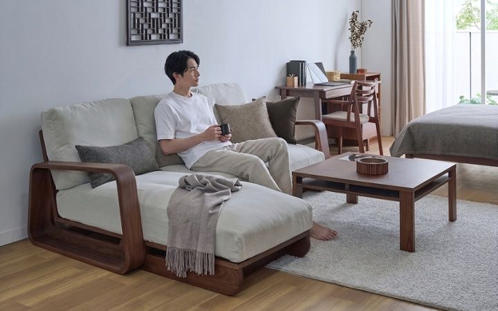 No.360：上質なソファで深いくつろぎ。木の温もりに包まれる暮らし：画像3