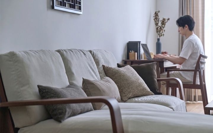 No.360：上質なソファで深いくつろぎ。木の温もりに包まれる暮らし：画像28